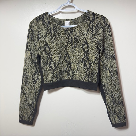 Fabletics Kamila Seamless Long-Sleeve Top Green Reptilia Women Size L - Picture 2 of 7